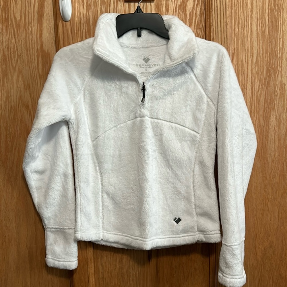 Obermeyer women’s white fur 1/4 zip pull over. Size Medium.

[194]